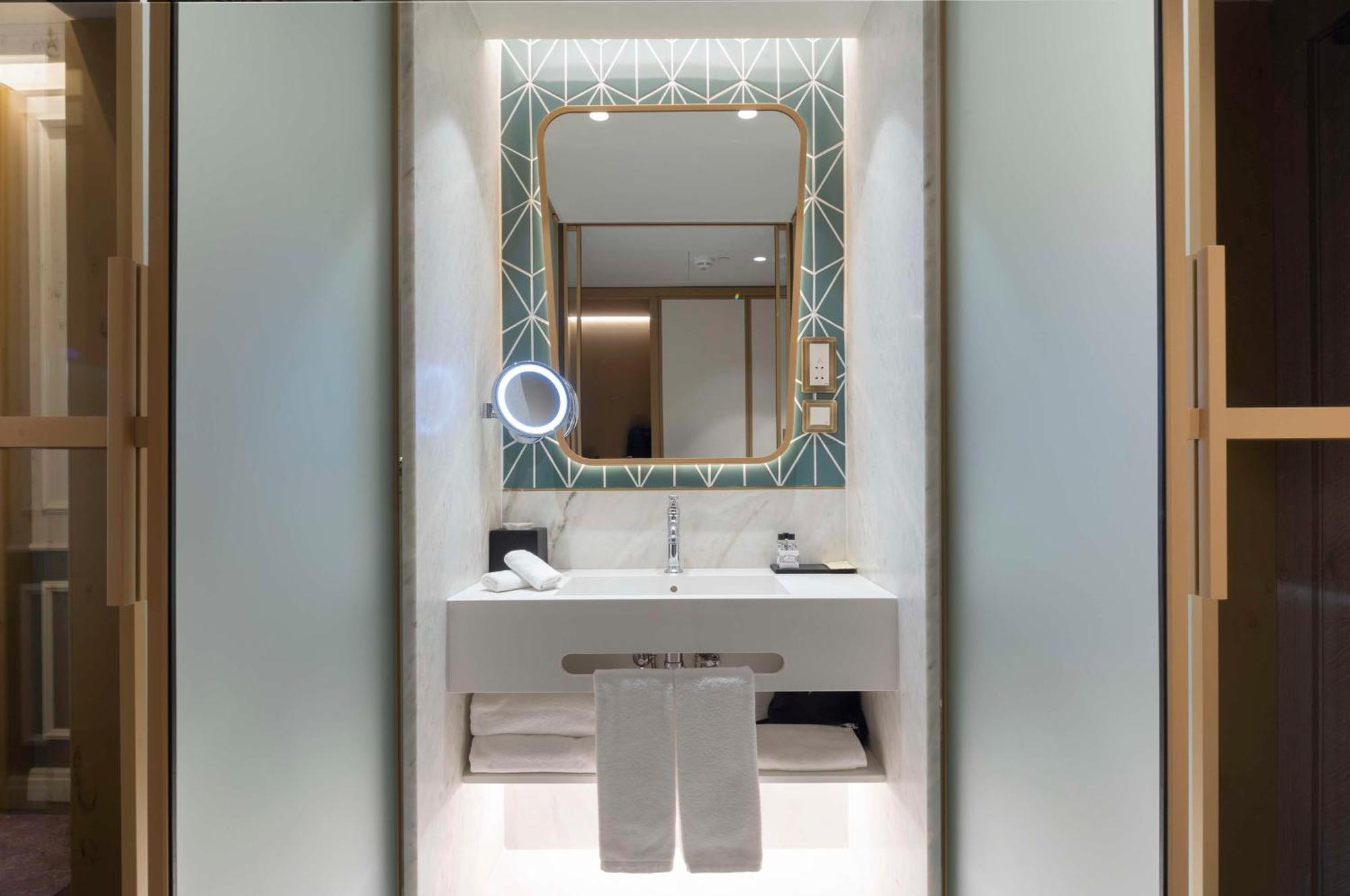 The Emerald House - Curio Collection By Hilton Lissabon