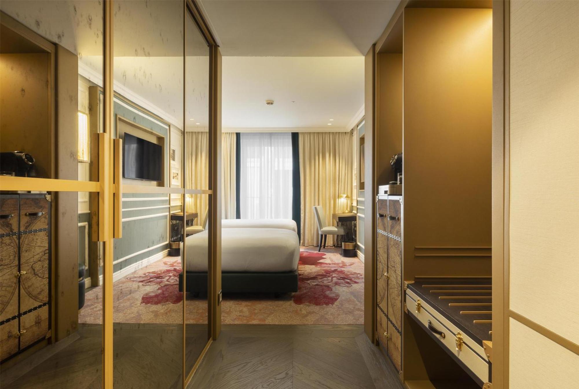 The Emerald House - Curio Collection By Hilton
